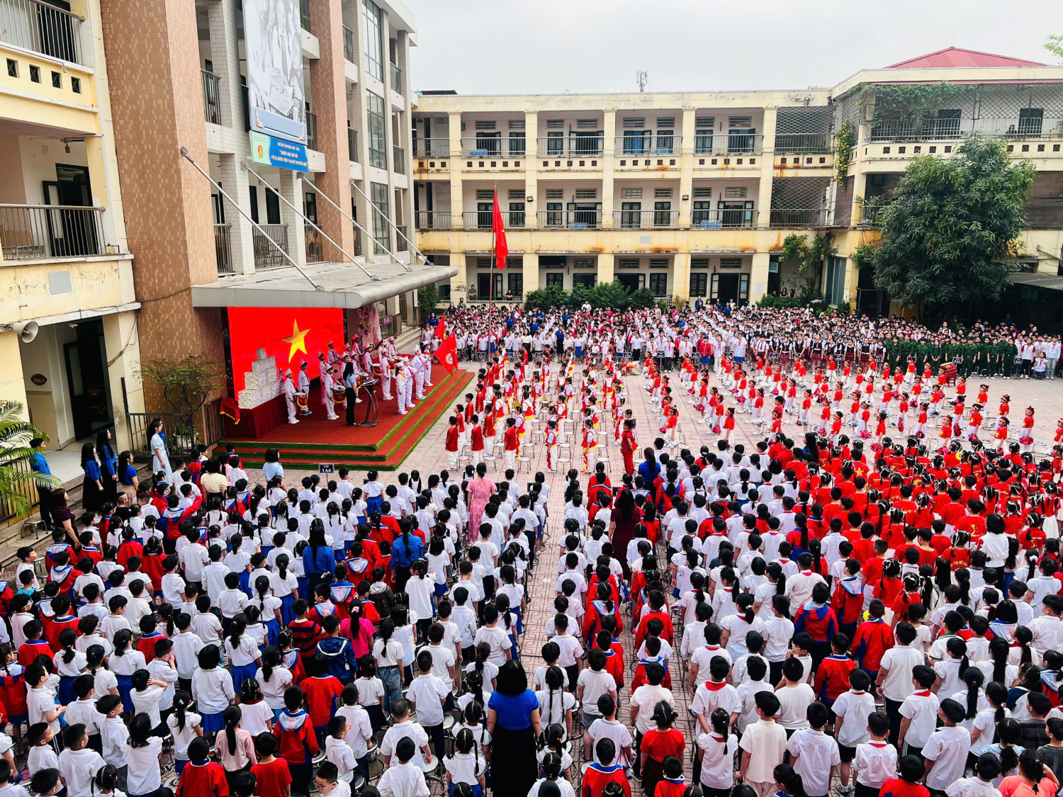 HOẠT ĐỘNG CHÀO MỪNG NGÀY 26/3 TẠI TRƯỜNG TIỂU HỌC NGUYỄN TRÃI