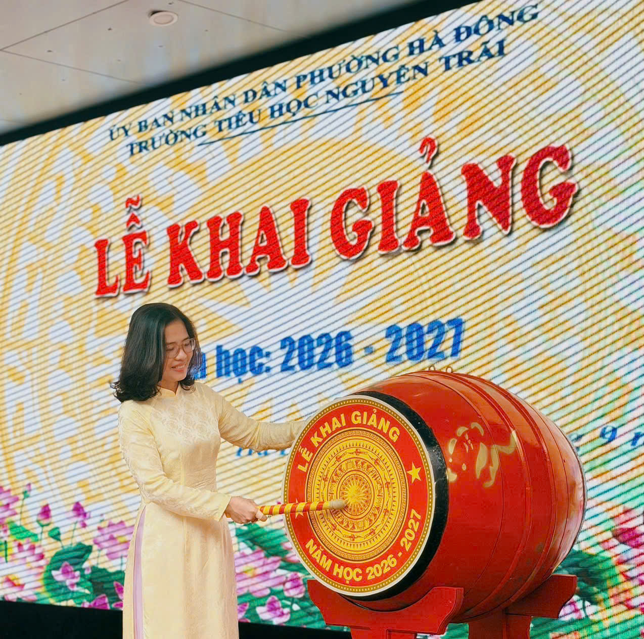 Khai giang